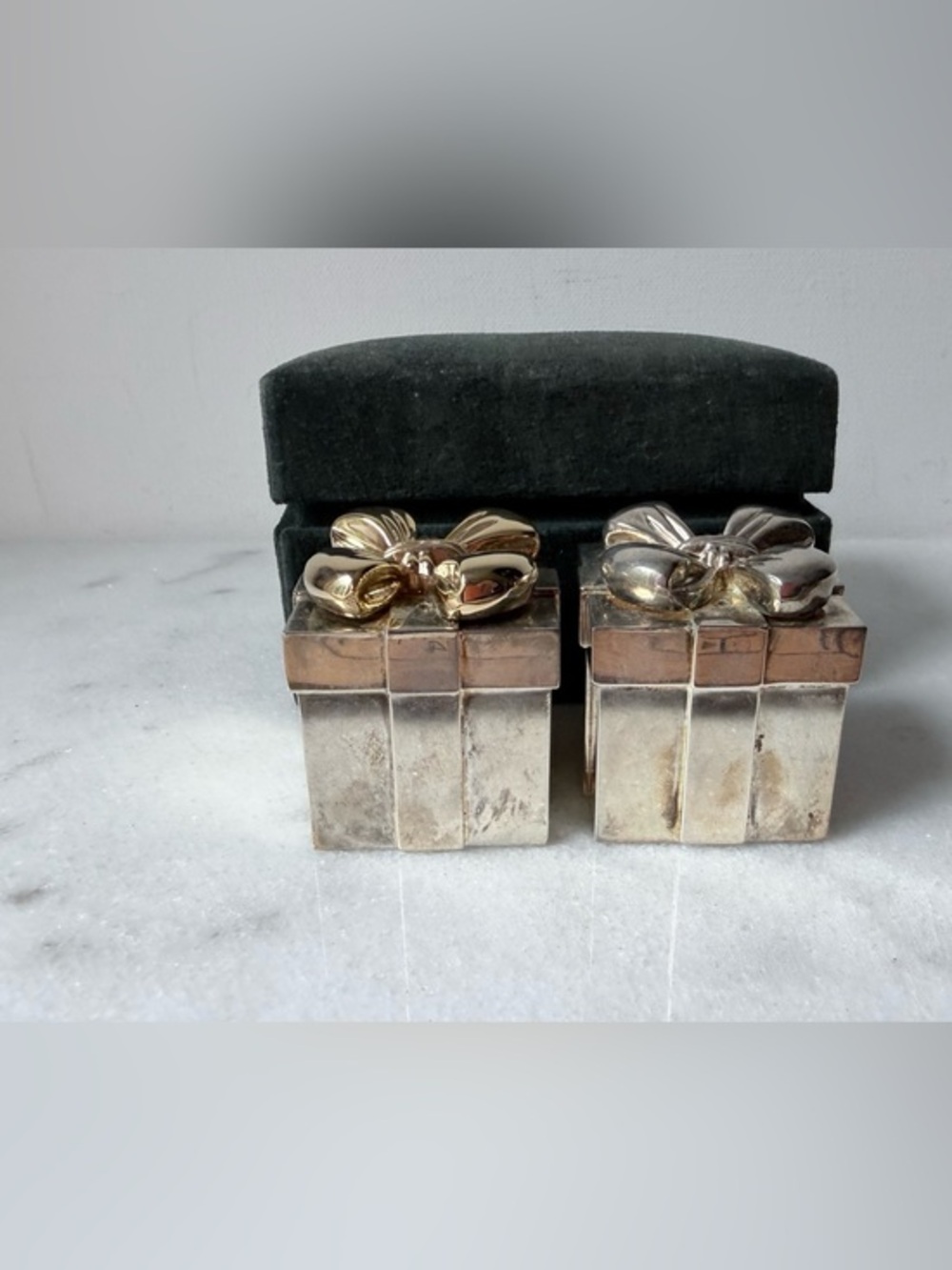 Silver Tone Bow Gift Box Salt and Pepper Shakers vintage set